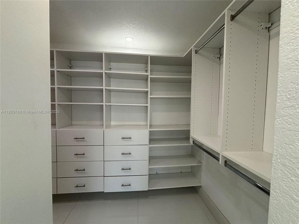 В аренду: $3,800 (3 спален, 2 ванн, 2200 Квадратных фут)