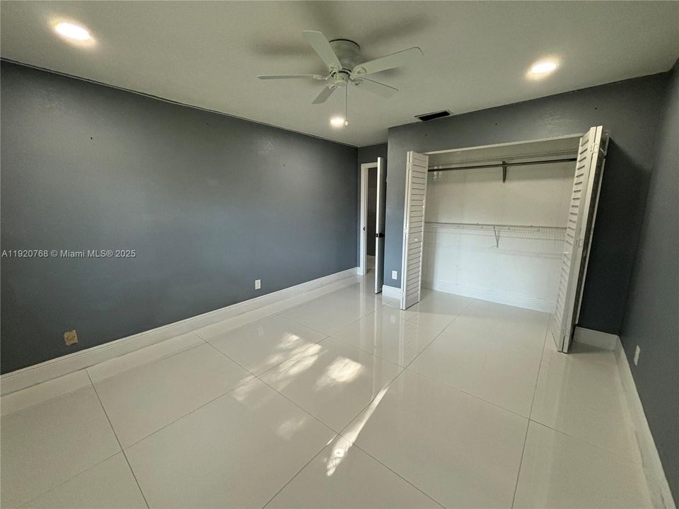 В аренду: $3,800 (3 спален, 2 ванн, 2200 Квадратных фут)