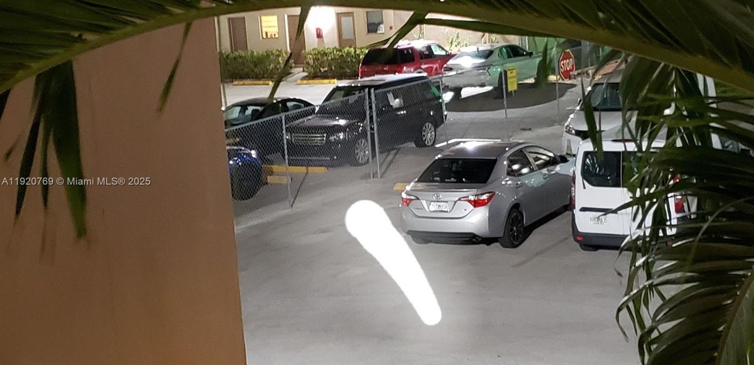 Active With Contract: $1,650 (1 beds, 1 baths, 730 Square Feet)