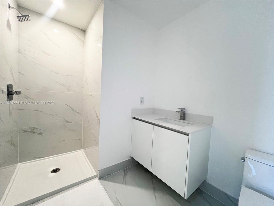 For Rent: $11,000 (3 beds, 3 baths, 1648 Square Feet)