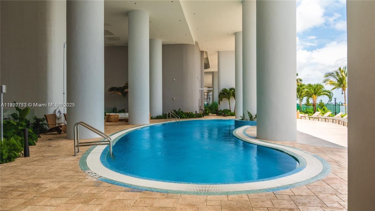 For Rent: $11,000 (3 beds, 3 baths, 1648 Square Feet)