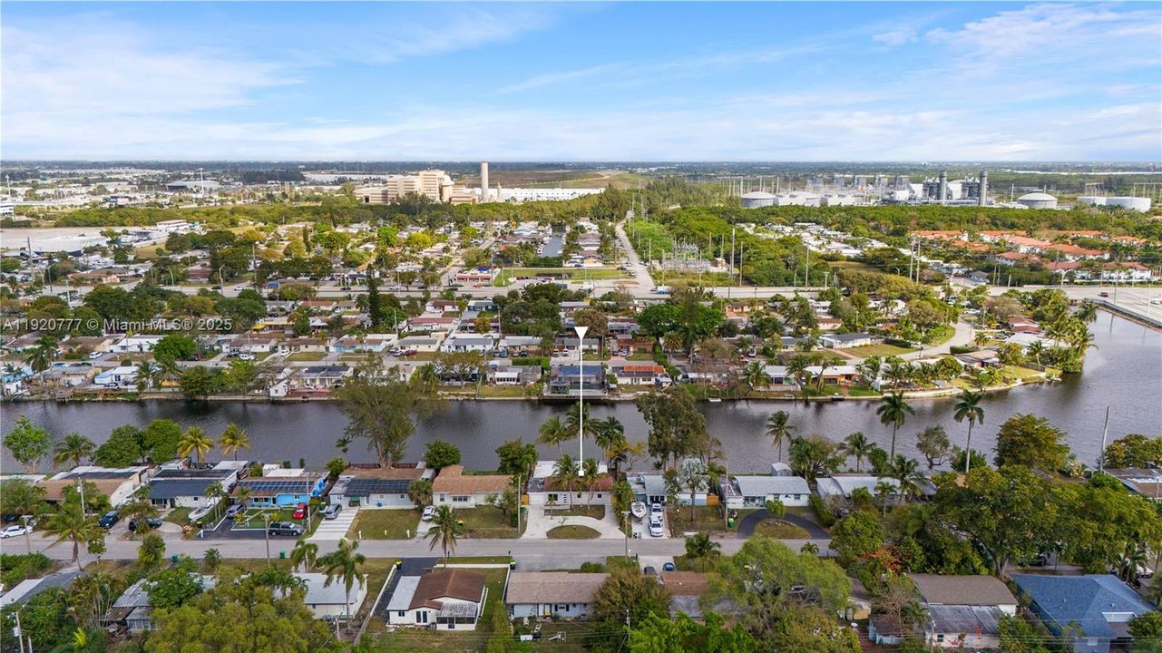 For Sale: $665,000 (4 beds, 2 baths, 2003 Square Feet)