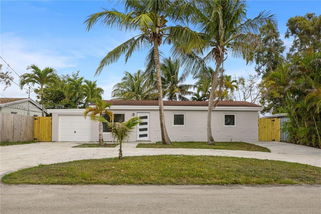 For Sale: $665,000 (4 beds, 2 baths, 2003 Square Feet)