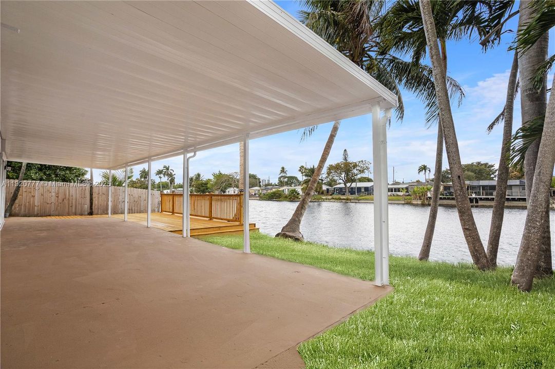 For Sale: $665,000 (4 beds, 2 baths, 2003 Square Feet)