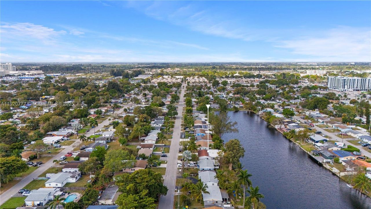 For Sale: $665,000 (4 beds, 2 baths, 2003 Square Feet)