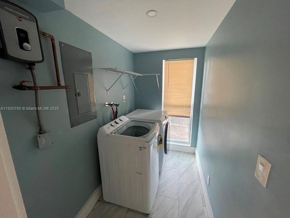 En Renta: $2,450 (2 camas, 2 baños, 1341 Pies cuadrados)