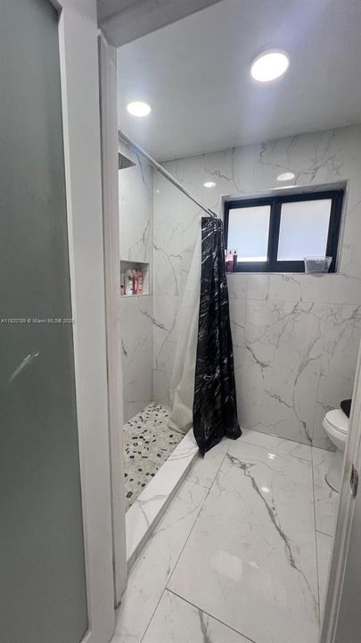 For Sale: $900,000 (3 beds, 2 baths, 1860 Square Feet)