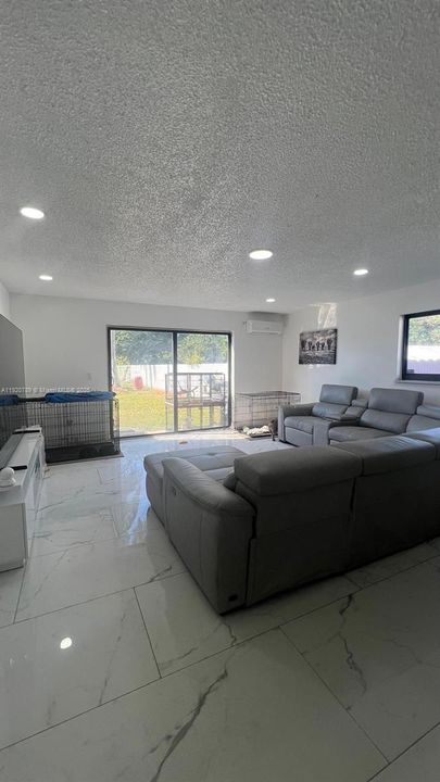 For Sale: $900,000 (3 beds, 2 baths, 1860 Square Feet)