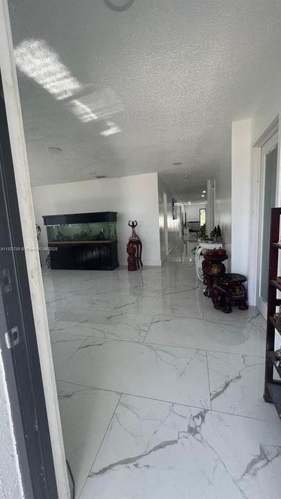 For Sale: $900,000 (3 beds, 2 baths, 1860 Square Feet)