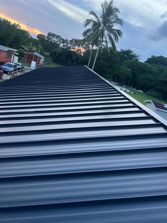 For Sale: $900,000 (3 beds, 2 baths, 1860 Square Feet)