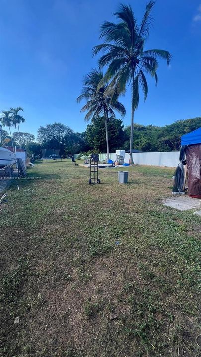 For Sale: $900,000 (3 beds, 2 baths, 1860 Square Feet)