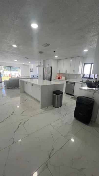 For Sale: $900,000 (3 beds, 2 baths, 1860 Square Feet)