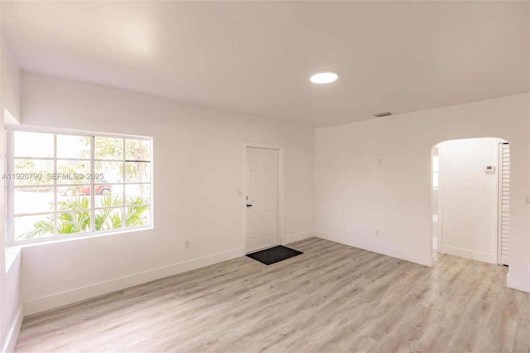 For Sale: $725,000 (3 beds, 2 baths, 1304 Square Feet)