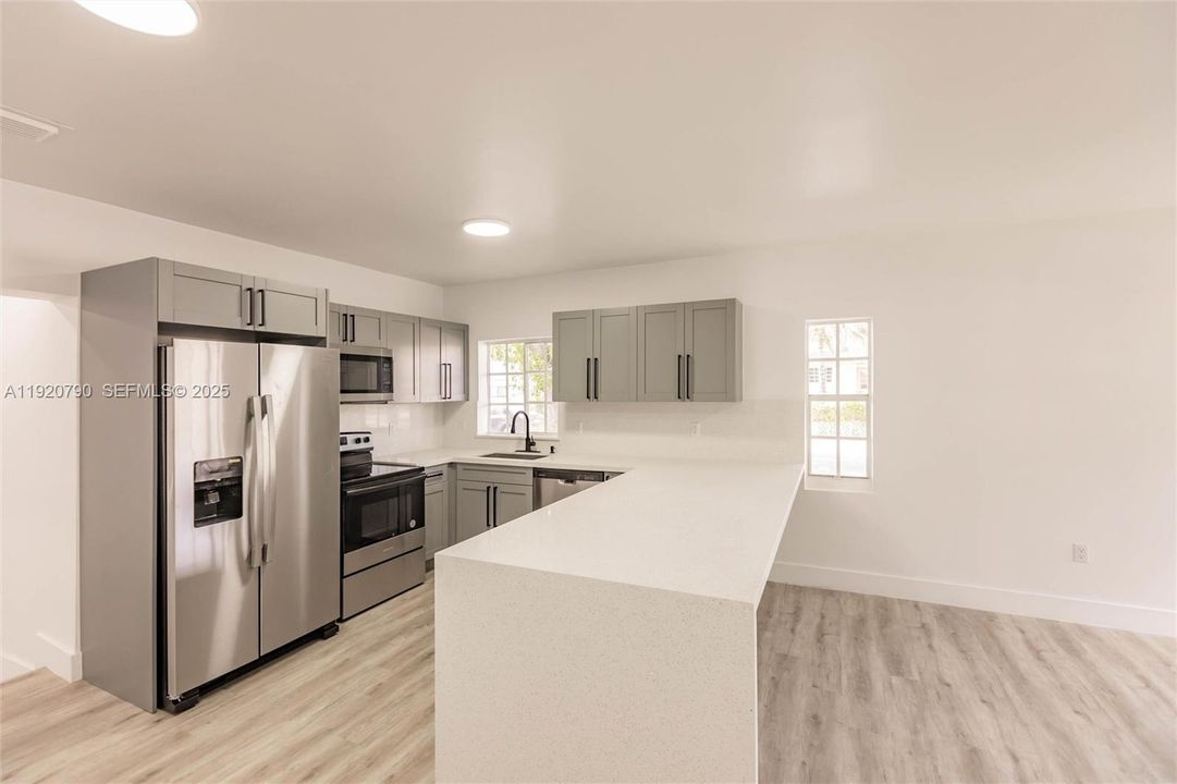 For Sale: $725,000 (3 beds, 2 baths, 1304 Square Feet)