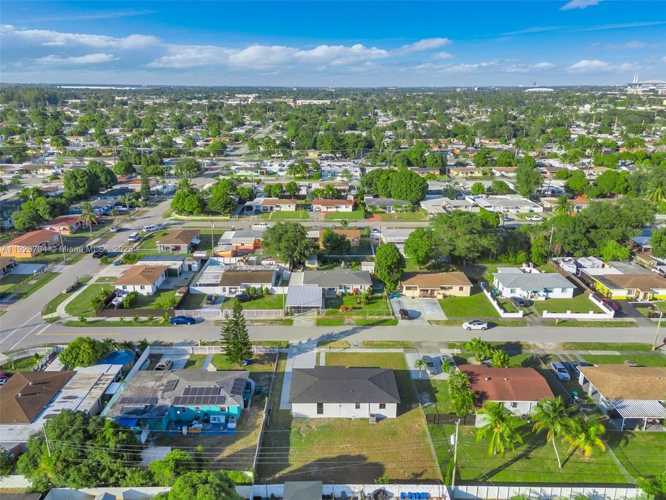 For Sale: $555,000 (3 beds, 1 baths, 1014 Square Feet)