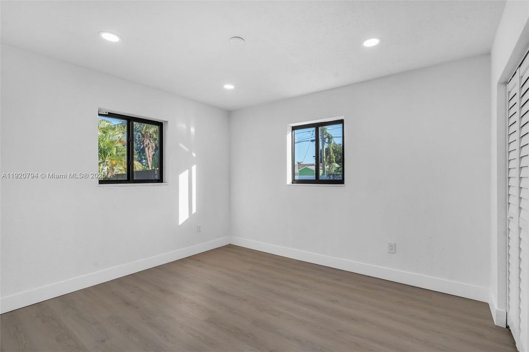 For Sale: $555,000 (3 beds, 1 baths, 1014 Square Feet)