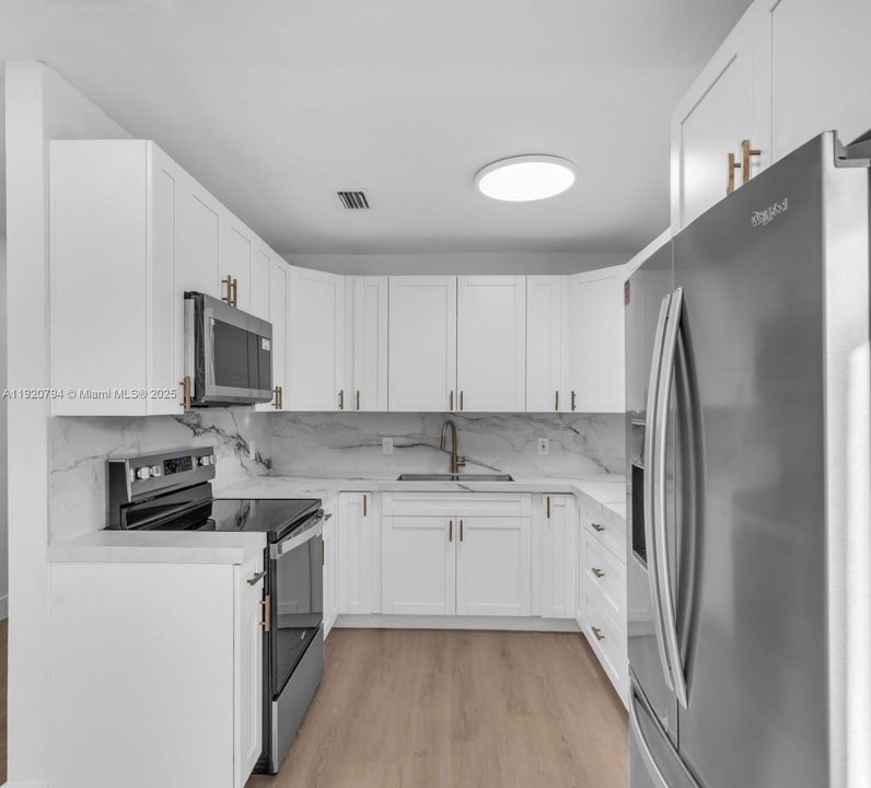 For Sale: $555,000 (3 beds, 1 baths, 1014 Square Feet)