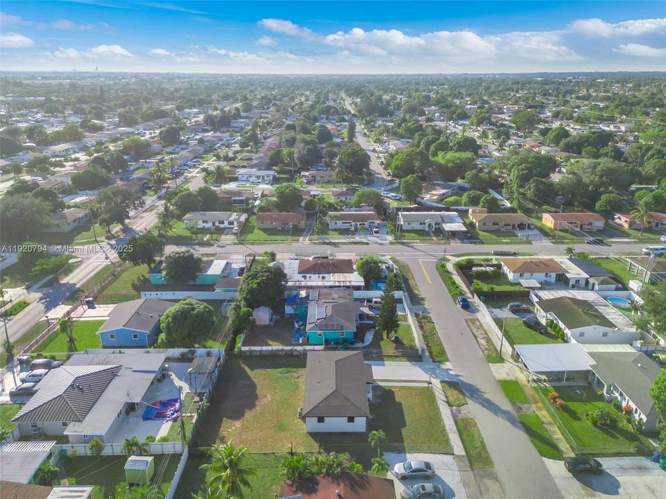 For Sale: $555,000 (3 beds, 1 baths, 1014 Square Feet)