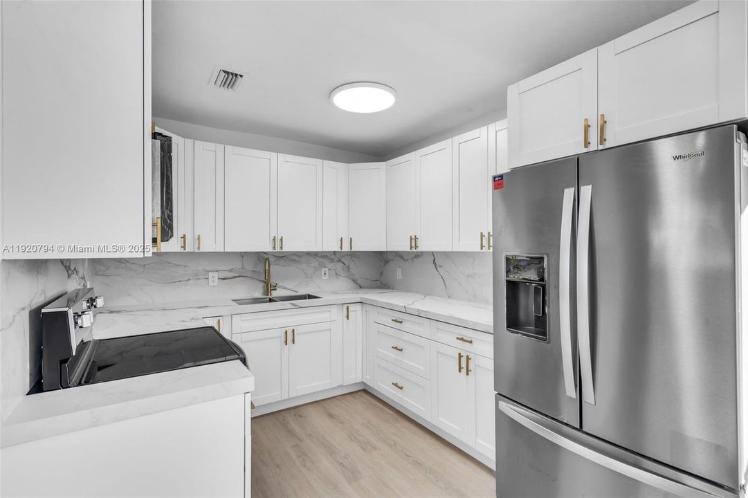 For Sale: $555,000 (3 beds, 1 baths, 1014 Square Feet)