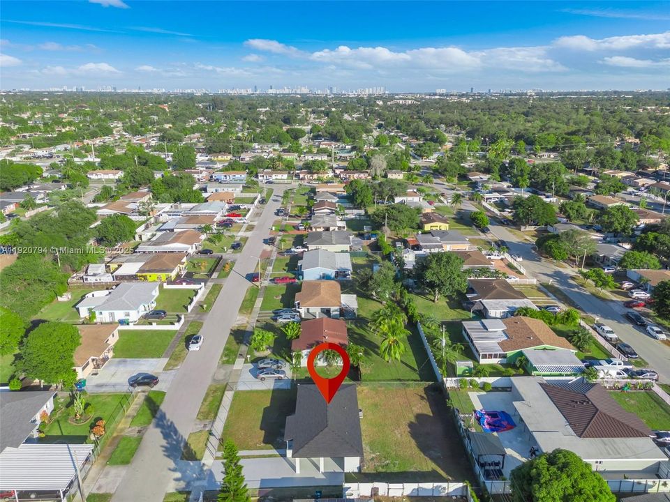 For Sale: $555,000 (3 beds, 1 baths, 1014 Square Feet)