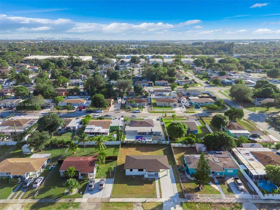 For Sale: $555,000 (3 beds, 1 baths, 1014 Square Feet)