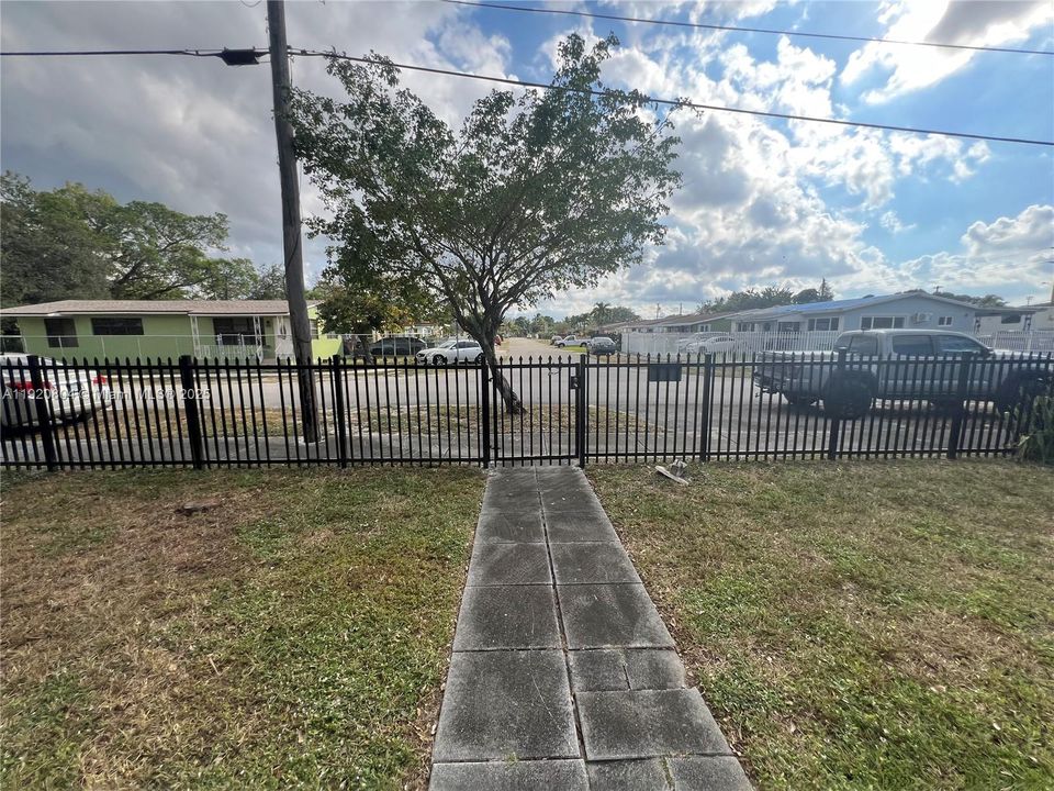 待售: $400,000 (3 贝兹, 2 浴室, 1490 平方英尺)