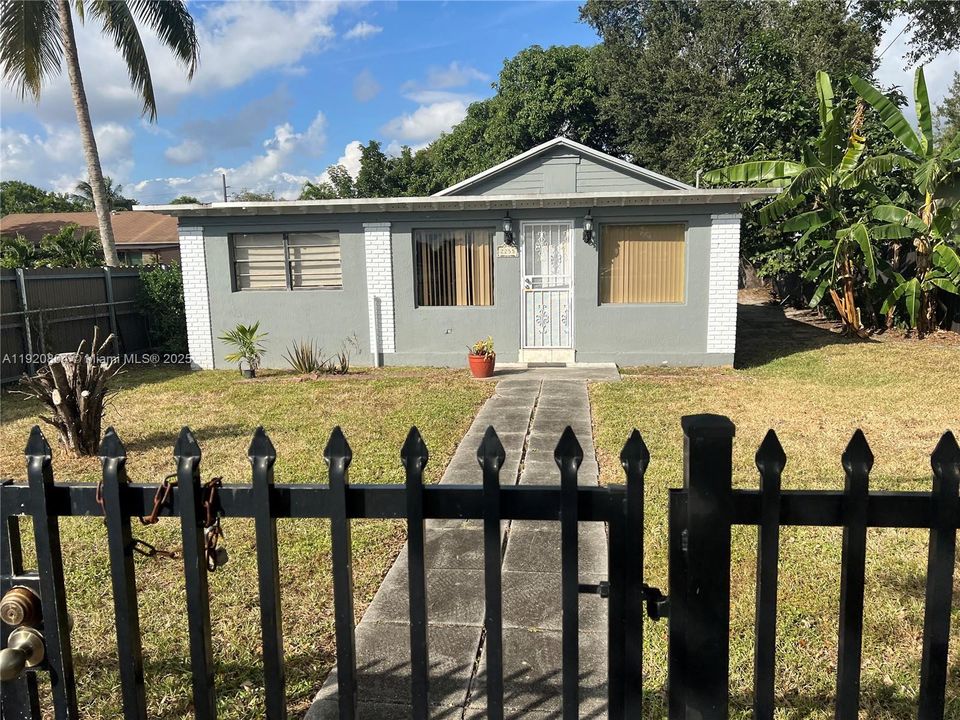 待售: $400,000 (3 贝兹, 2 浴室, 1490 平方英尺)