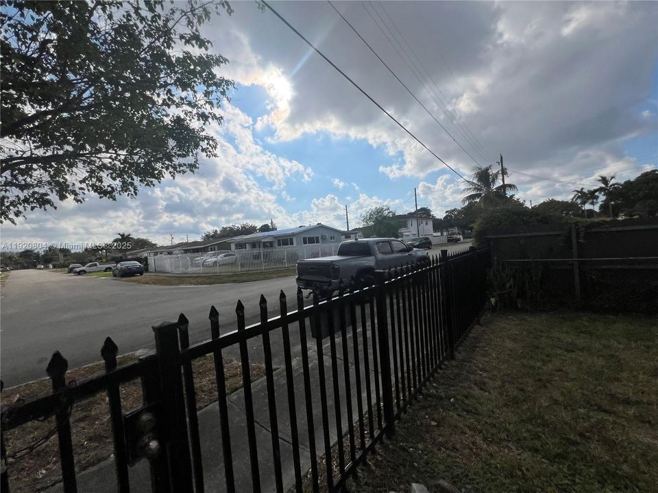 待售: $400,000 (3 贝兹, 2 浴室, 1490 平方英尺)