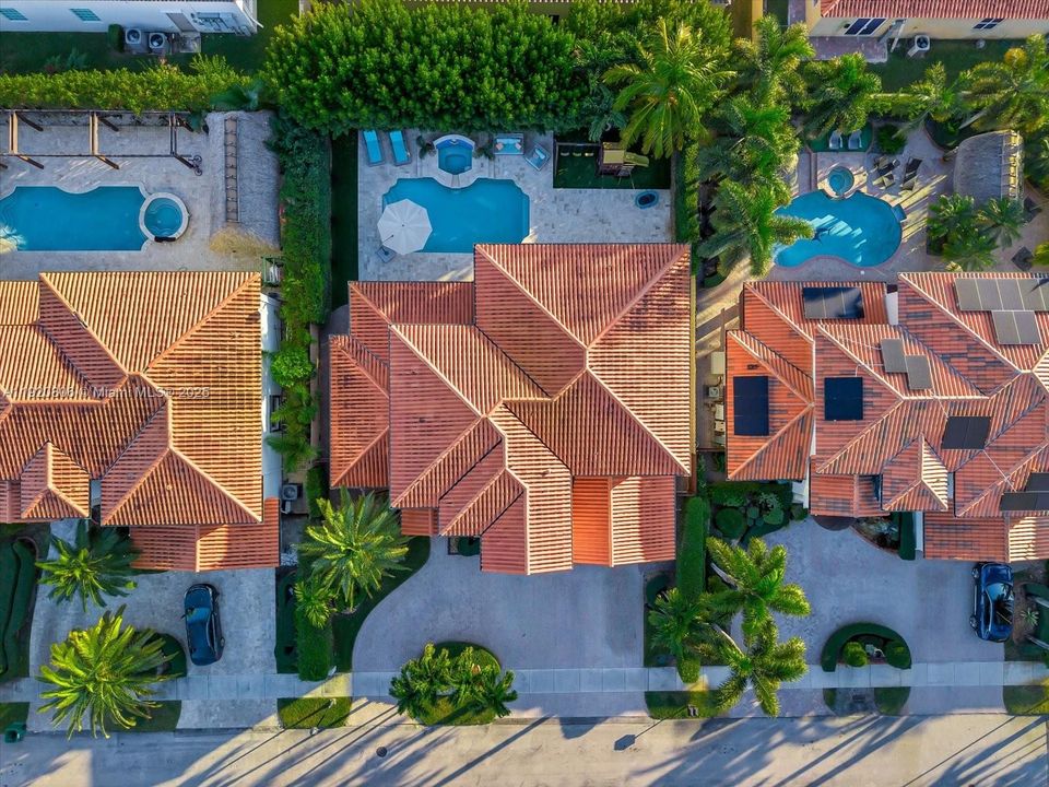 Activo con contrato: $1,300,000 (6 camas, 5 baños, 3119 Pies cuadrados)