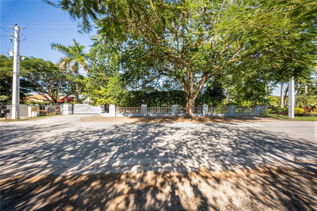 待售: $1,400,000 (3 贝兹, 2 浴室, 2188 平方英尺)