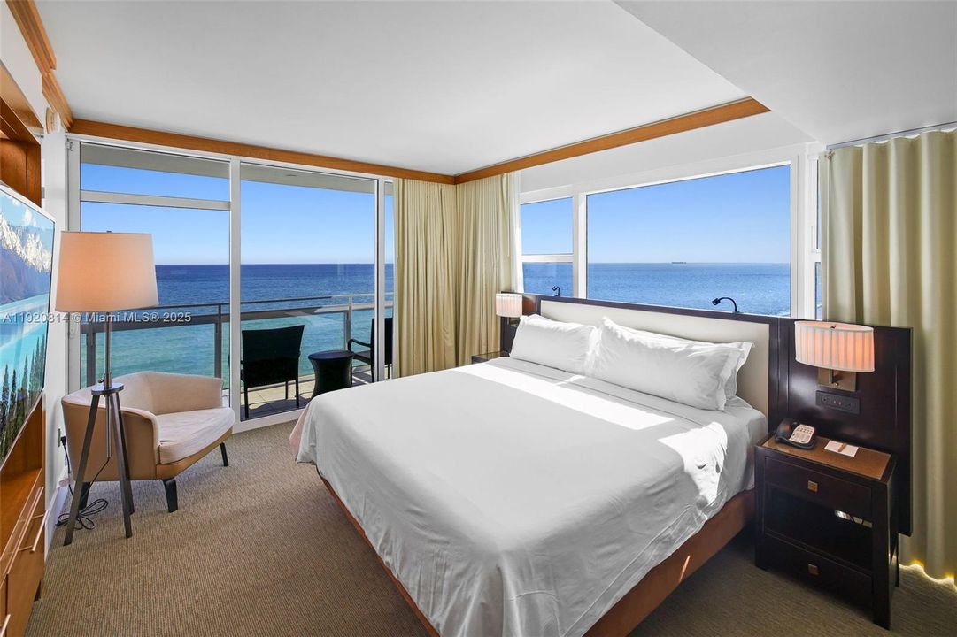 For Sale: $1,500,000 (2 beds, 2 baths, 1181 Square Feet)