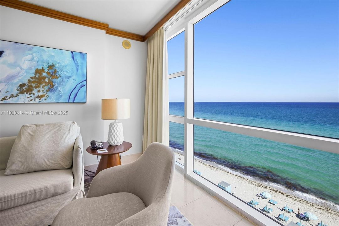 For Sale: $1,500,000 (2 beds, 2 baths, 1181 Square Feet)