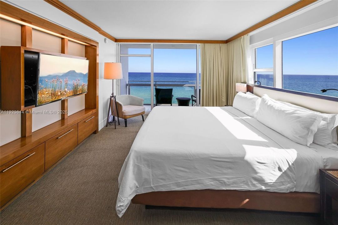 For Sale: $1,500,000 (2 beds, 2 baths, 1181 Square Feet)