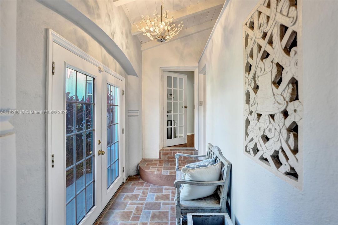 For Sale: $1,699,000 (4 beds, 4 baths, 2380 Square Feet)