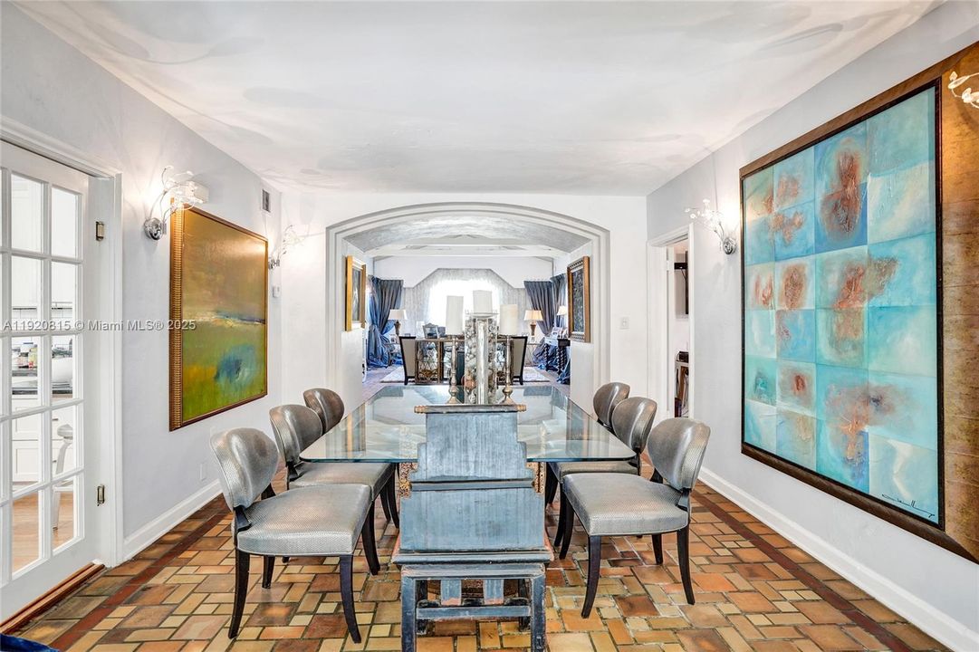 For Sale: $1,699,000 (4 beds, 4 baths, 2380 Square Feet)