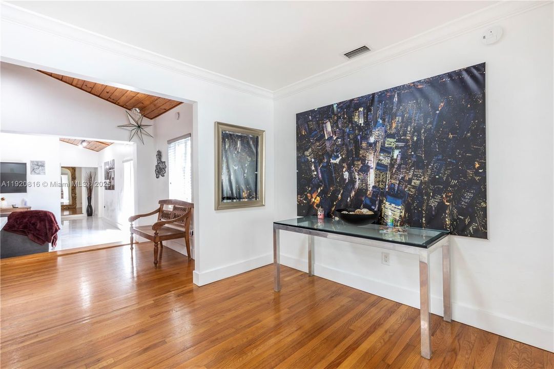 For Rent: $7,000 (5 beds, 3 baths, 2150 Square Feet)