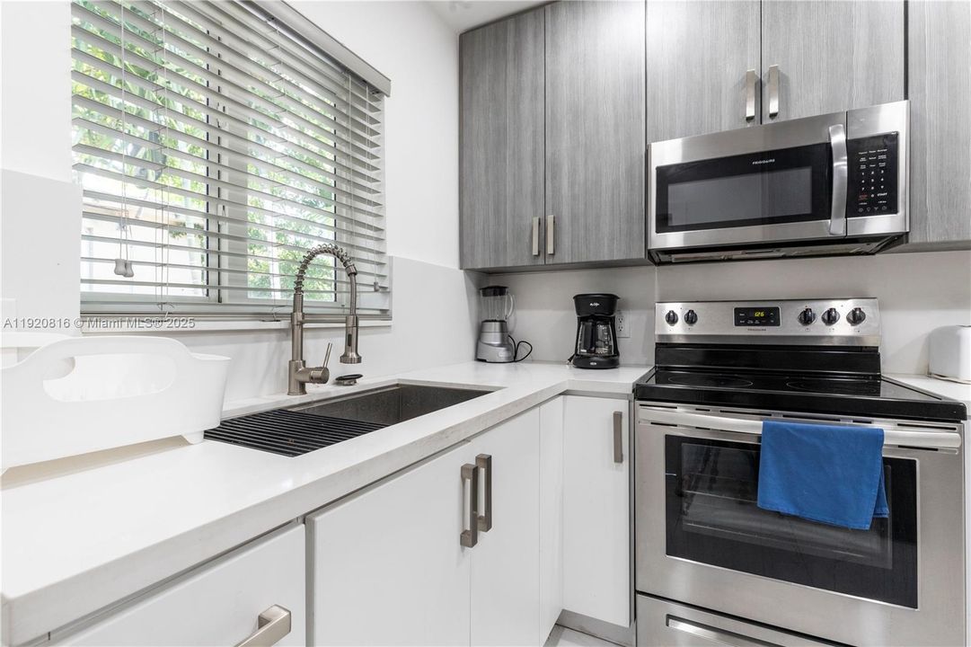 For Rent: $7,000 (5 beds, 3 baths, 2150 Square Feet)