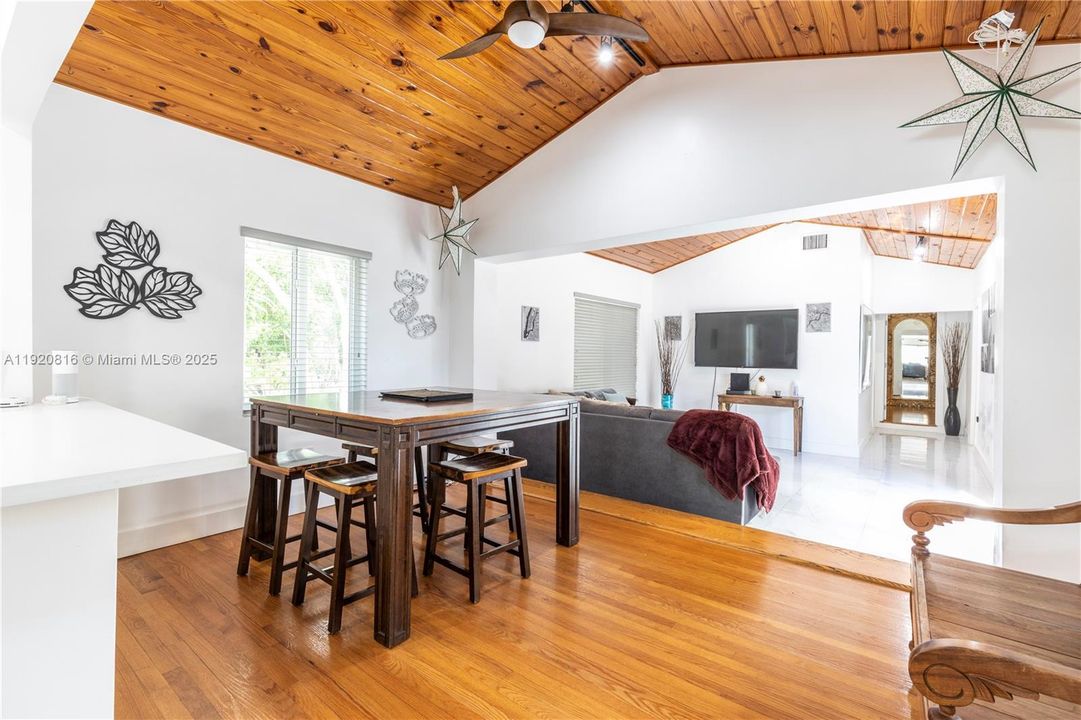 For Rent: $7,000 (5 beds, 3 baths, 2150 Square Feet)