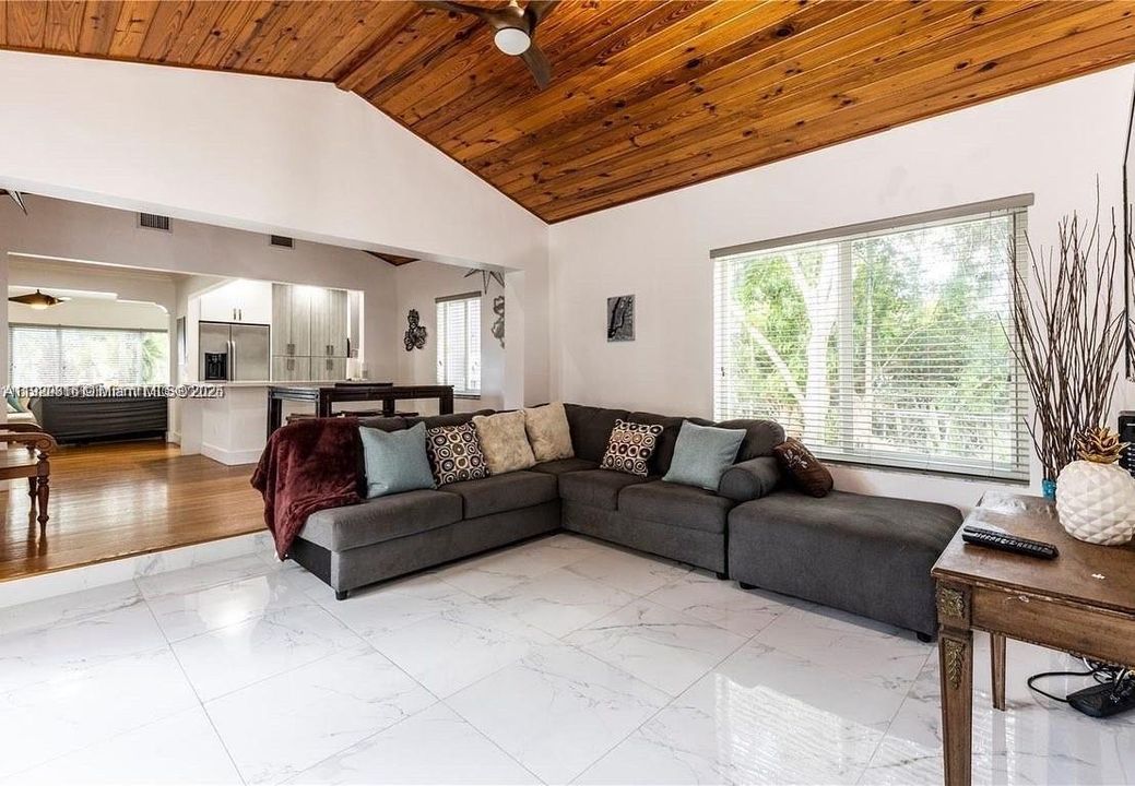 For Rent: $7,000 (5 beds, 3 baths, 2150 Square Feet)