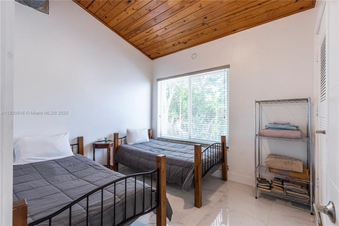 For Rent: $7,000 (5 beds, 3 baths, 2150 Square Feet)