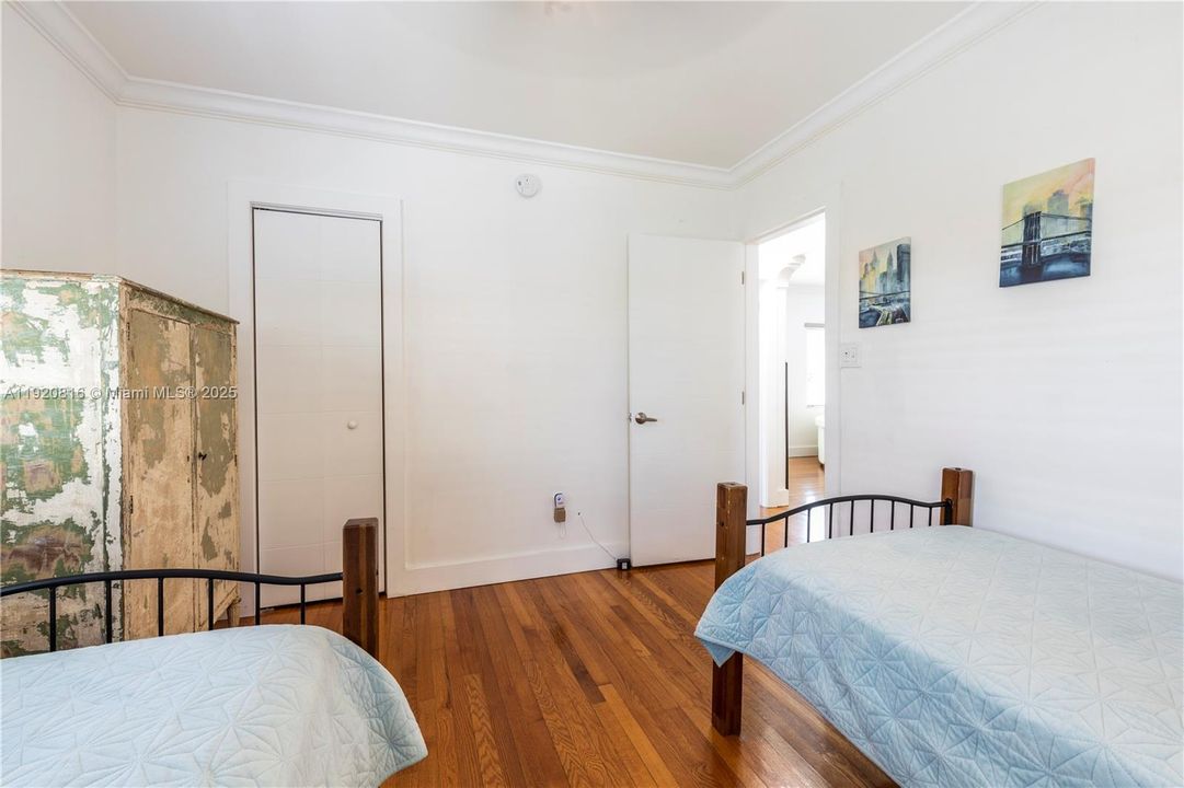 For Rent: $7,000 (5 beds, 3 baths, 2150 Square Feet)