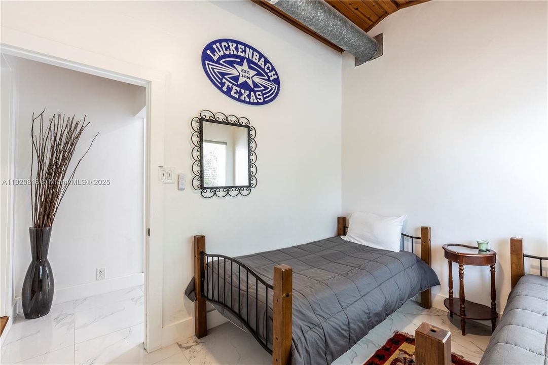 For Rent: $7,000 (5 beds, 3 baths, 2150 Square Feet)