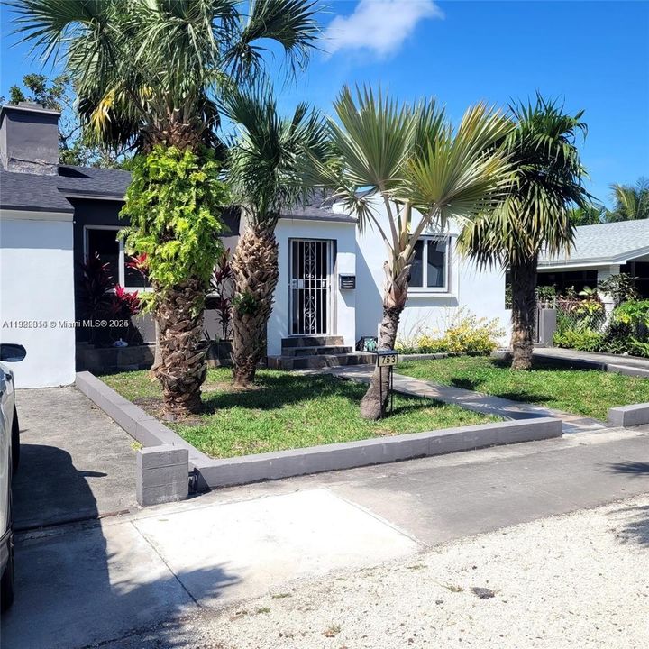 For Rent: $7,000 (5 beds, 3 baths, 2150 Square Feet)