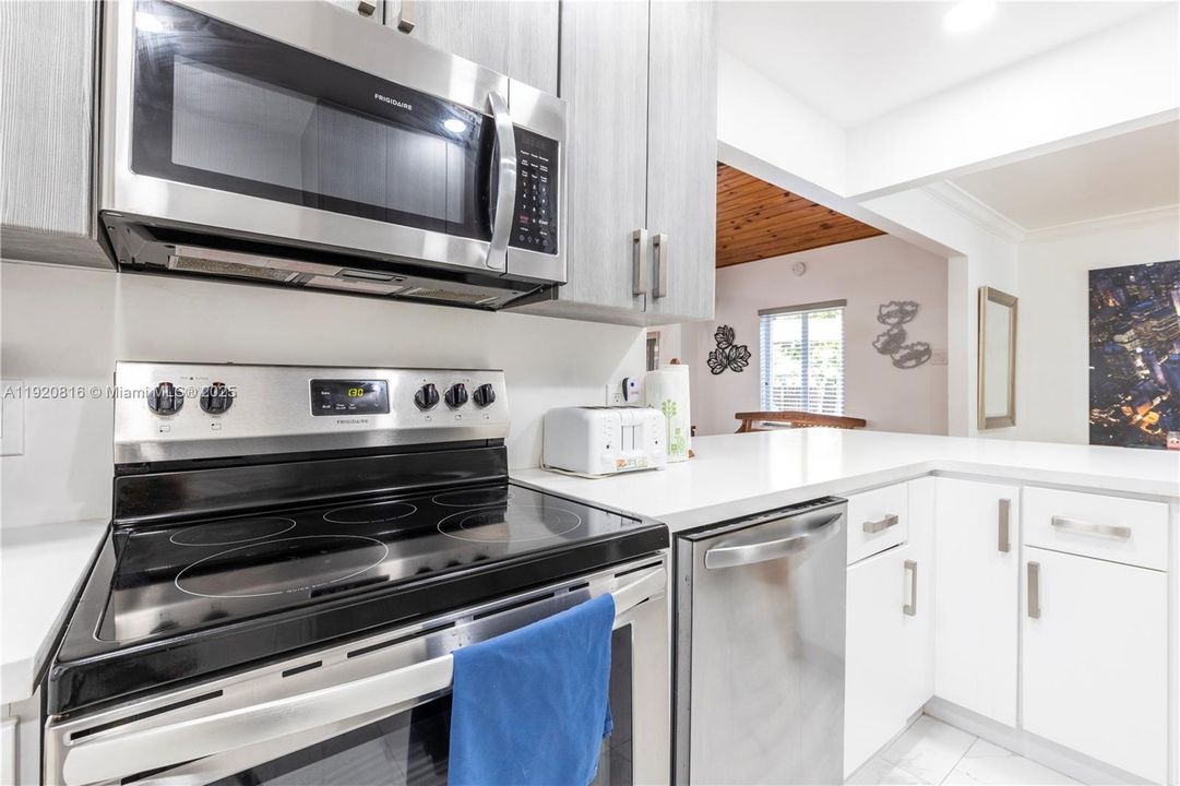 For Rent: $7,000 (5 beds, 3 baths, 2150 Square Feet)