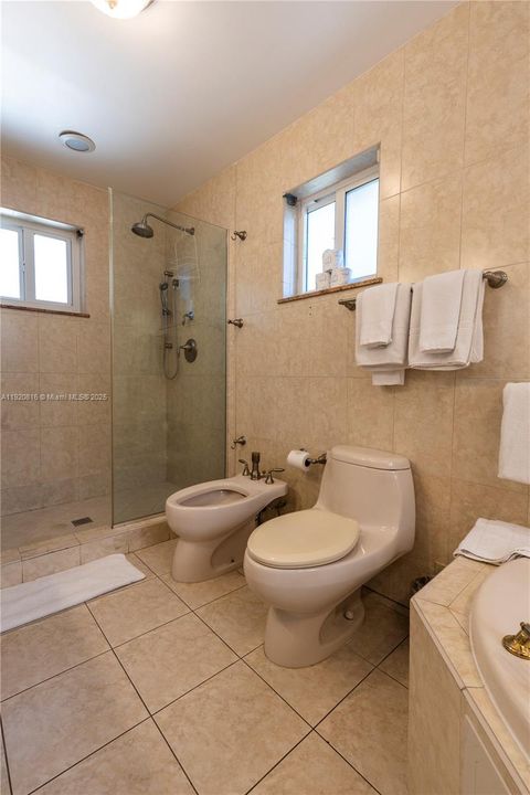 For Rent: $7,000 (5 beds, 3 baths, 2150 Square Feet)