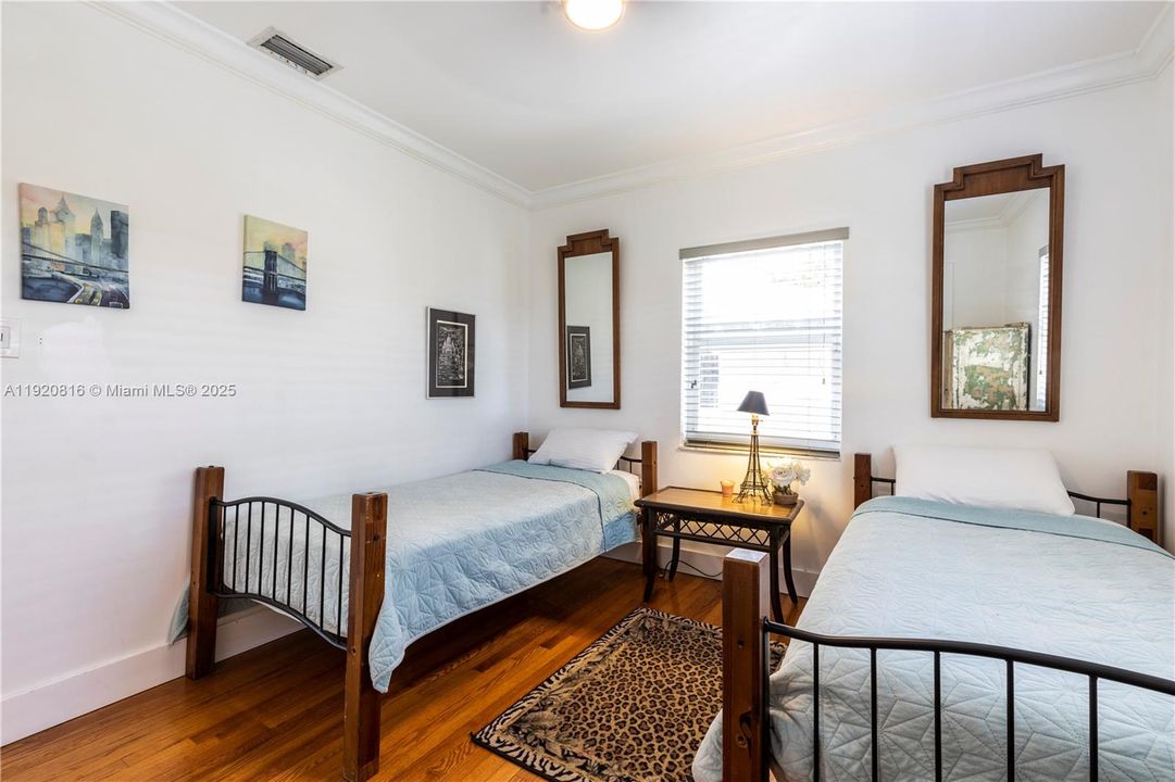 For Rent: $7,000 (5 beds, 3 baths, 2150 Square Feet)