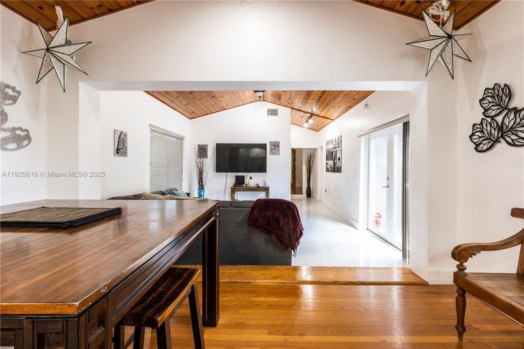 For Rent: $7,000 (5 beds, 3 baths, 2150 Square Feet)