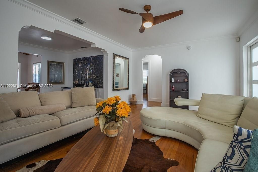 For Rent: $7,000 (5 beds, 3 baths, 2150 Square Feet)