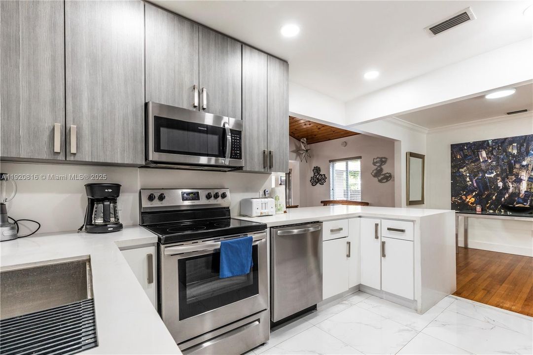 For Rent: $7,000 (5 beds, 3 baths, 2150 Square Feet)