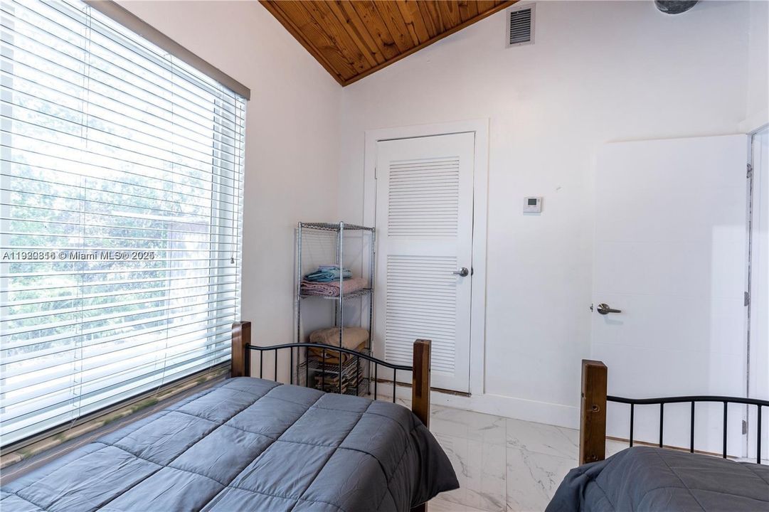 For Rent: $7,000 (5 beds, 3 baths, 2150 Square Feet)